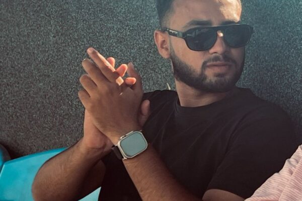 مصطفى عويس يرفض منصب مدير التعاقدات بنادي الصحاري السعودي